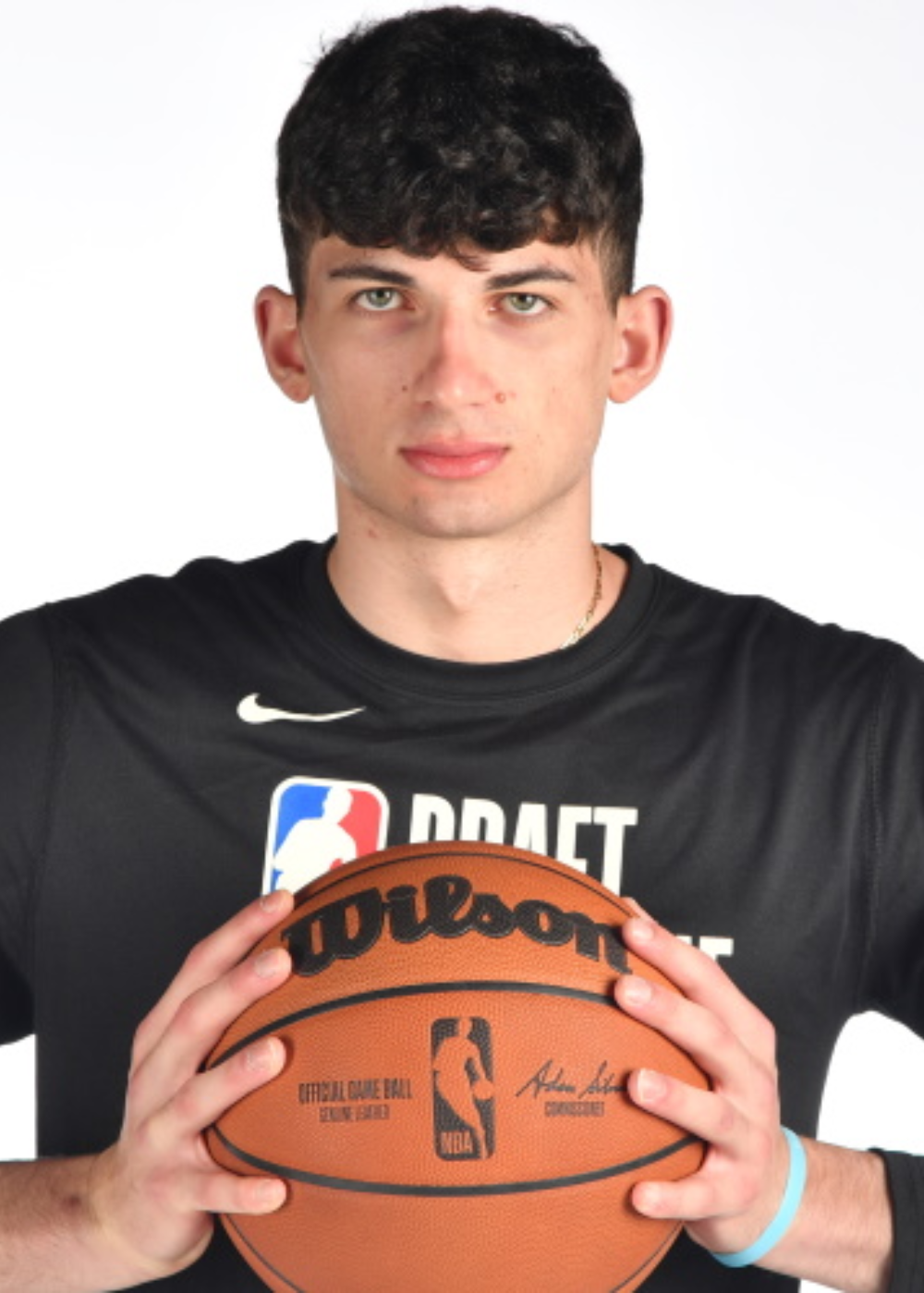 Gabriele Procida con pallone in mano all'NBA draft